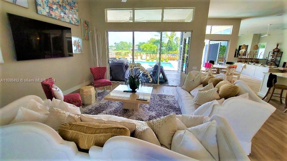 Longlake - Residential