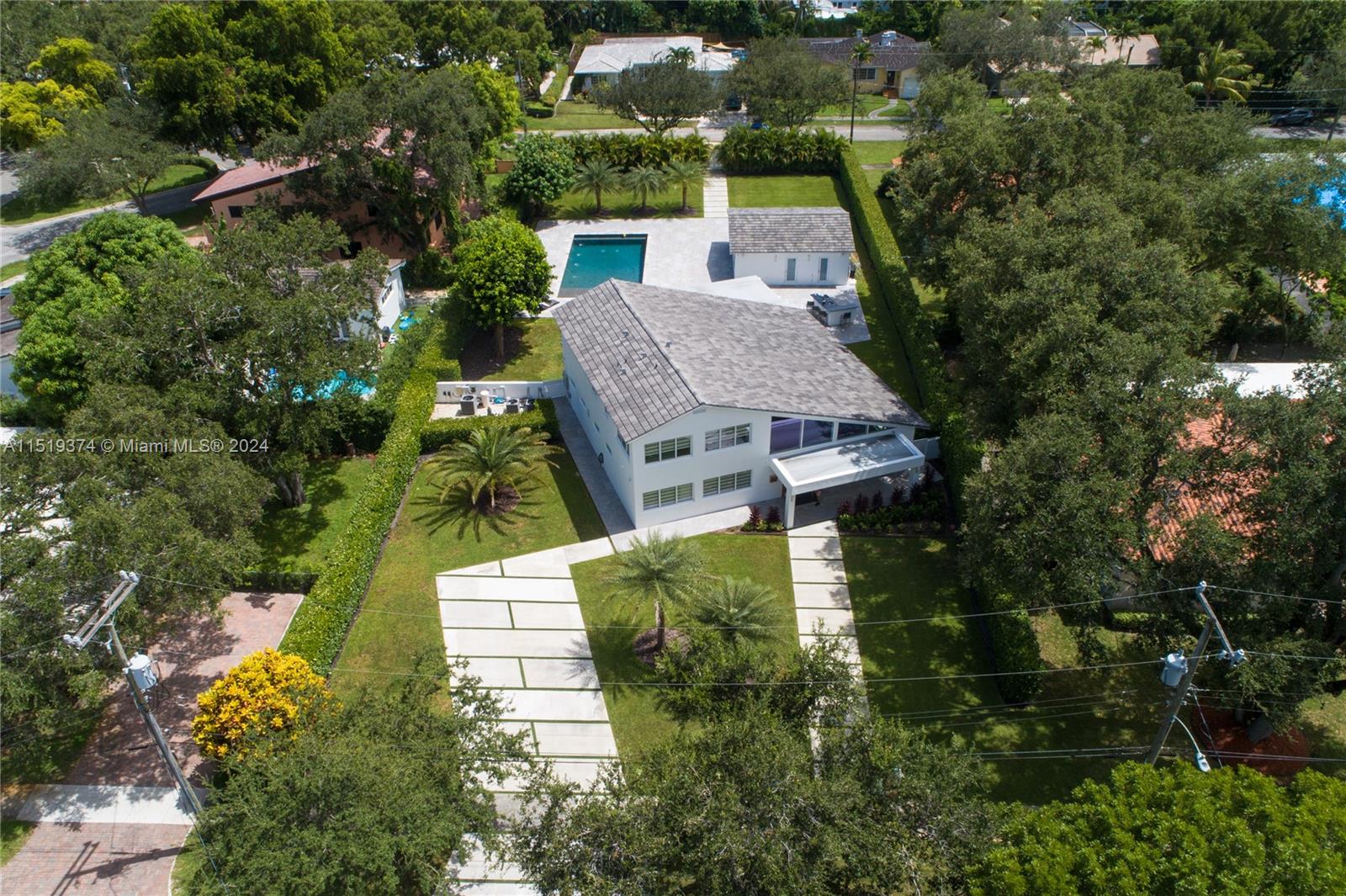 5 53 42 .53 AC BELVIDERE - Residential