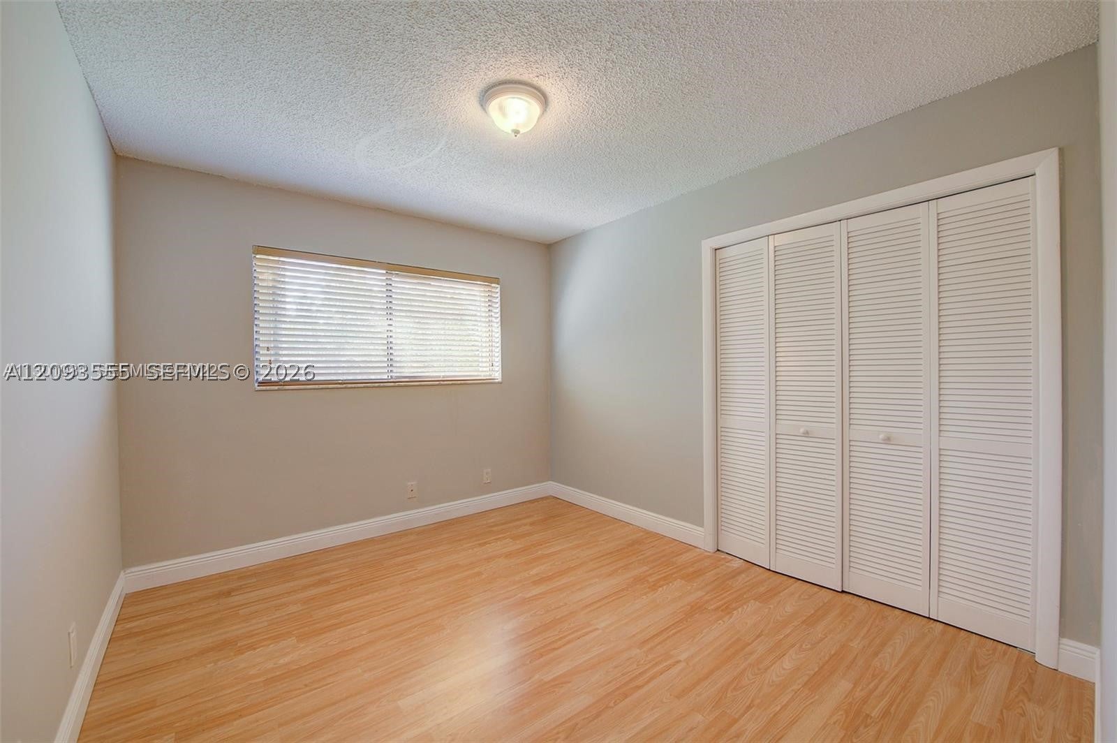 165 Lakeview Dr 201