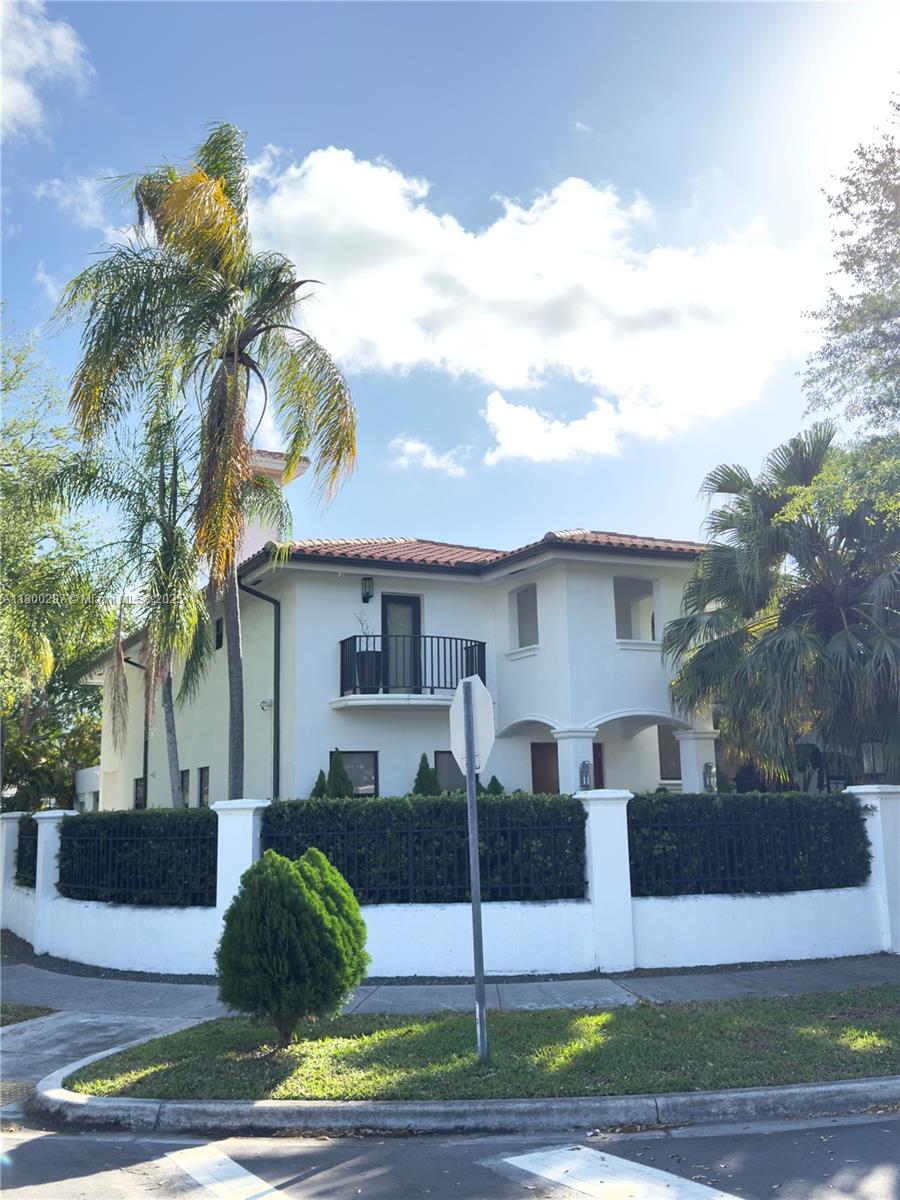 835 SW 22nd Rd