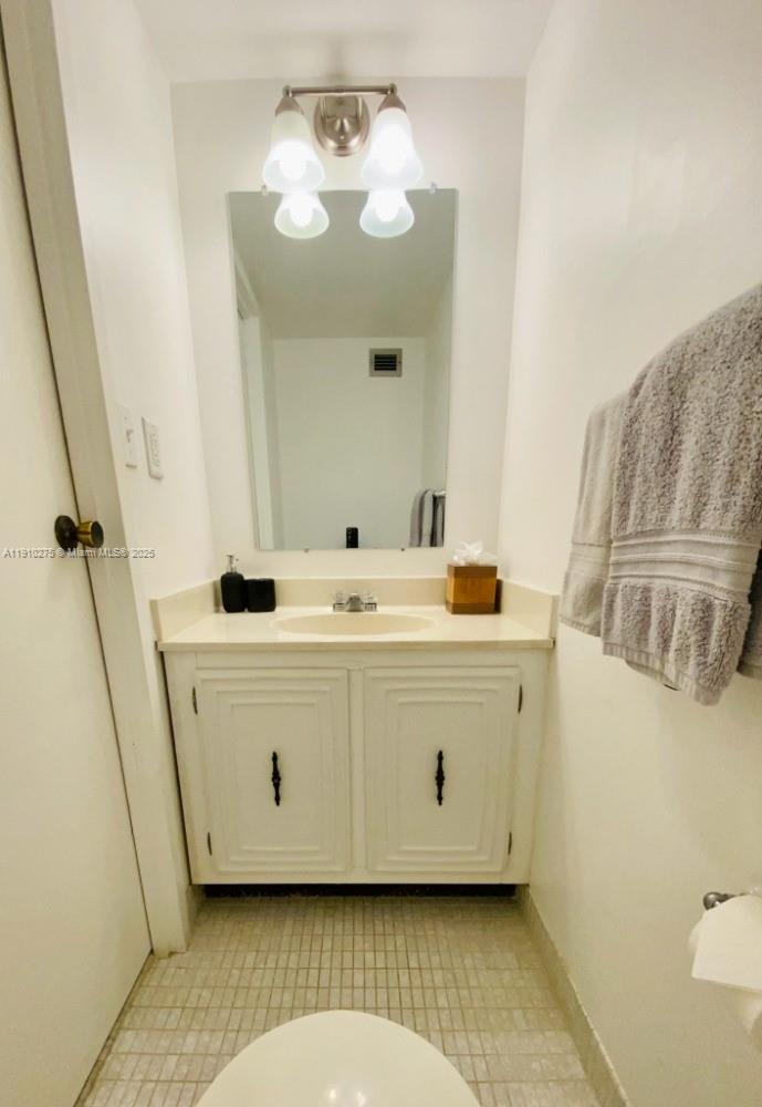 OCEANVIEW PARK CONDO - Residential Lease