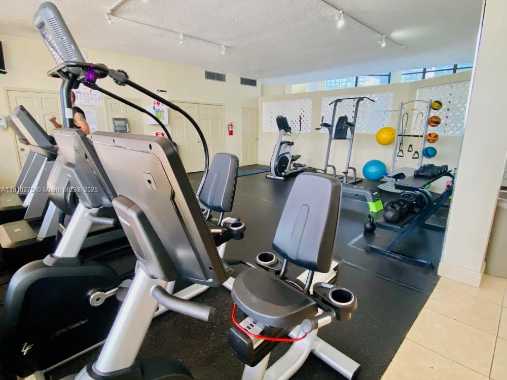 OCEANVIEW PARK CONDO - Residential Lease