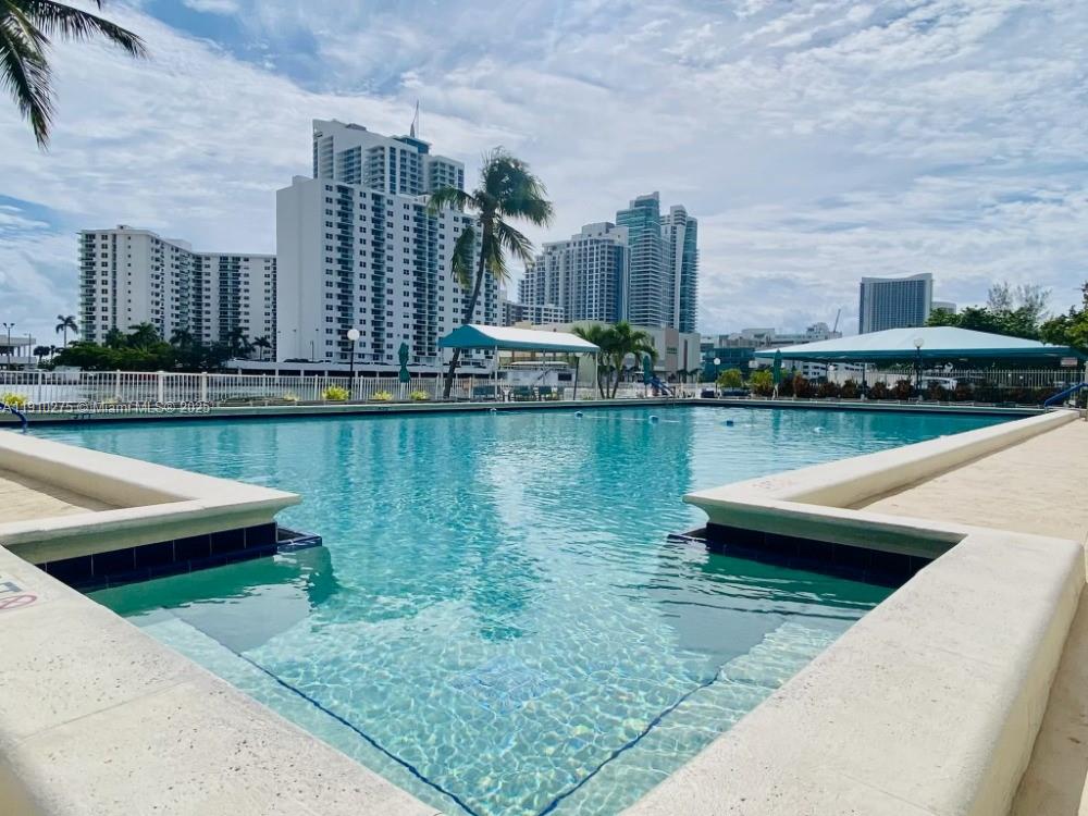 OCEANVIEW PARK CONDO - Residential Lease