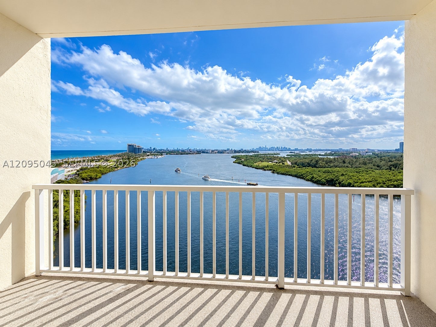 300 Bayview Dr 2014