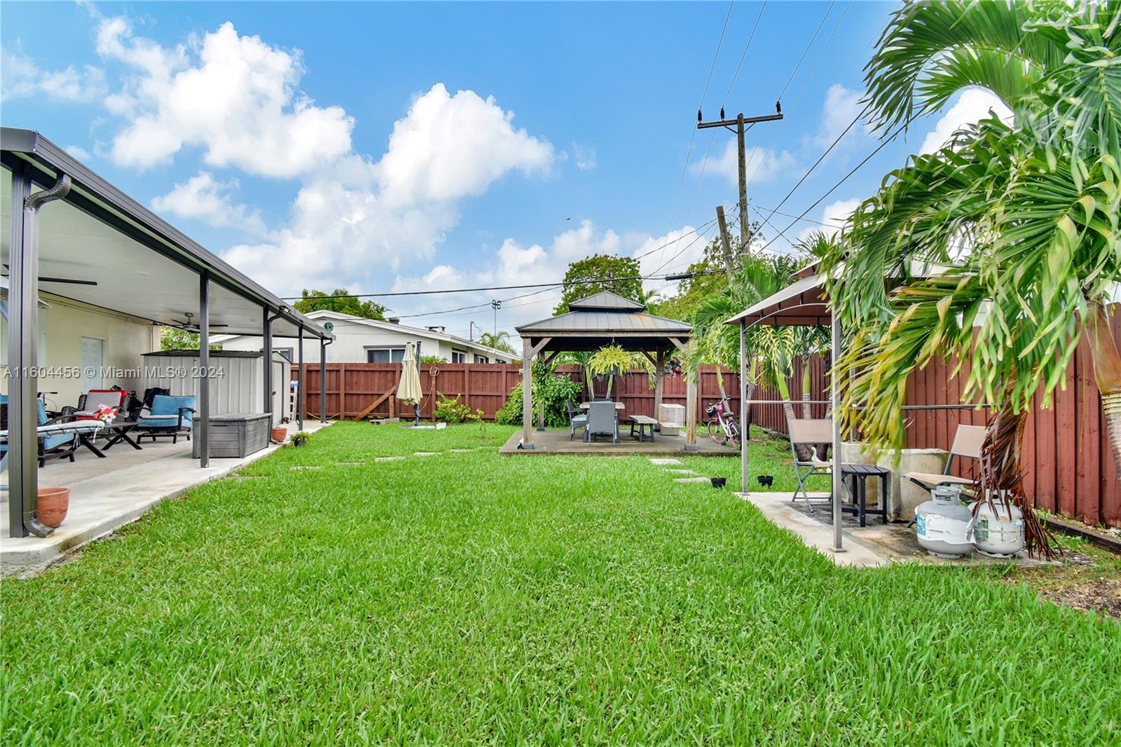 SOUTH CORAL HOMES SEC 2 - Residential