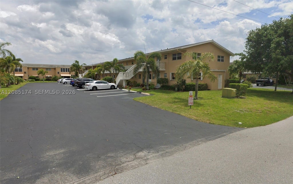 Photo of 2102 NE 1st Way #102, Boynton Beach, FL 33435 (MLS # A12085174)