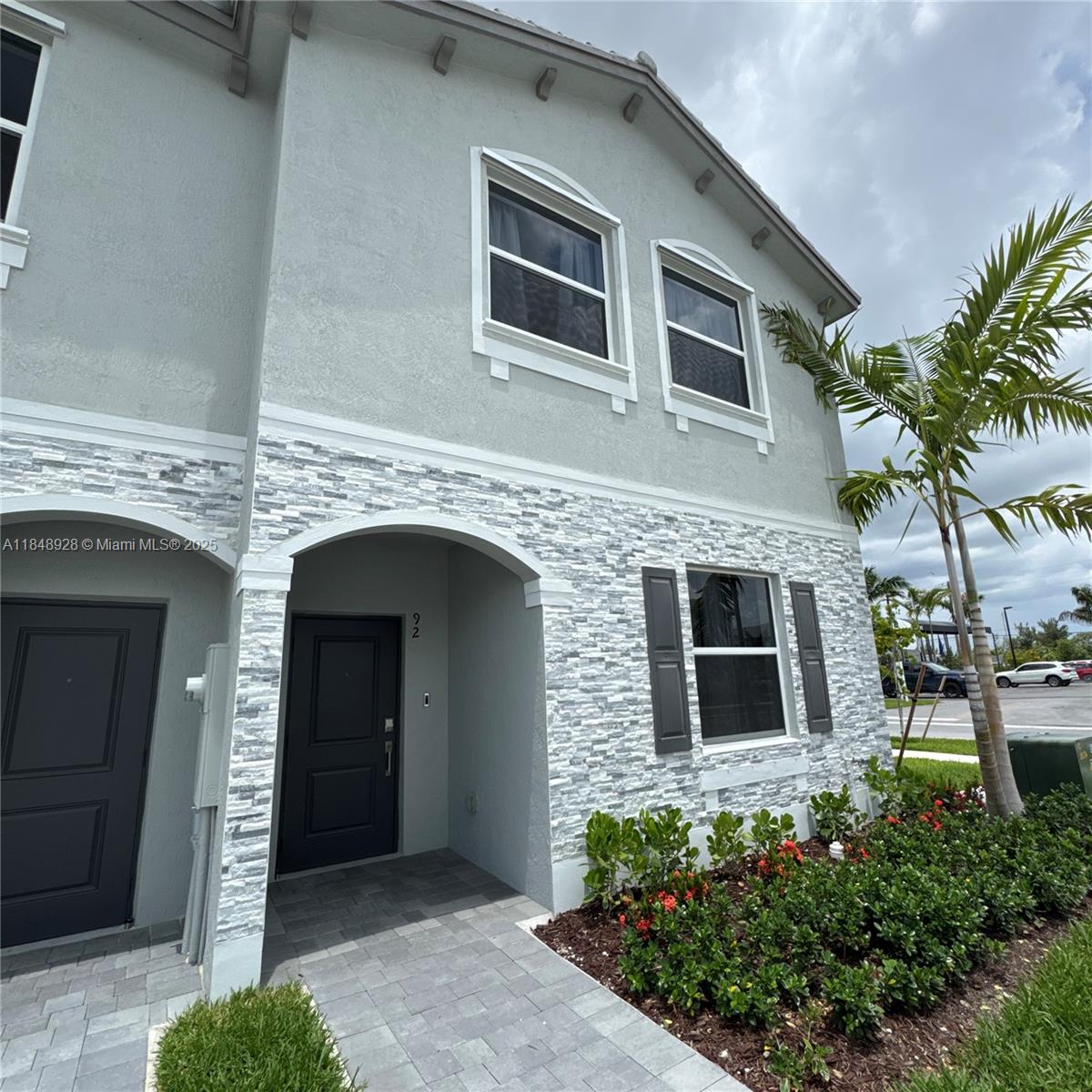 FOR Rent! Brand-new corner home in Le Jardine by Lennar with no neighbor on one side. This 4-bedroom, 3-bathroom home offers a modern open layout, spacious rooms, and quality finishes. Enjoy a cozy backyard with a built-in grill and 2 private parking spaces. Located in Florida City (Homestead area), this growing community will soon feature a clubhouse with pool, gym, and playground. Great location with easy access to shops, schools, and main roads. Perfect for families or first-time buyers.