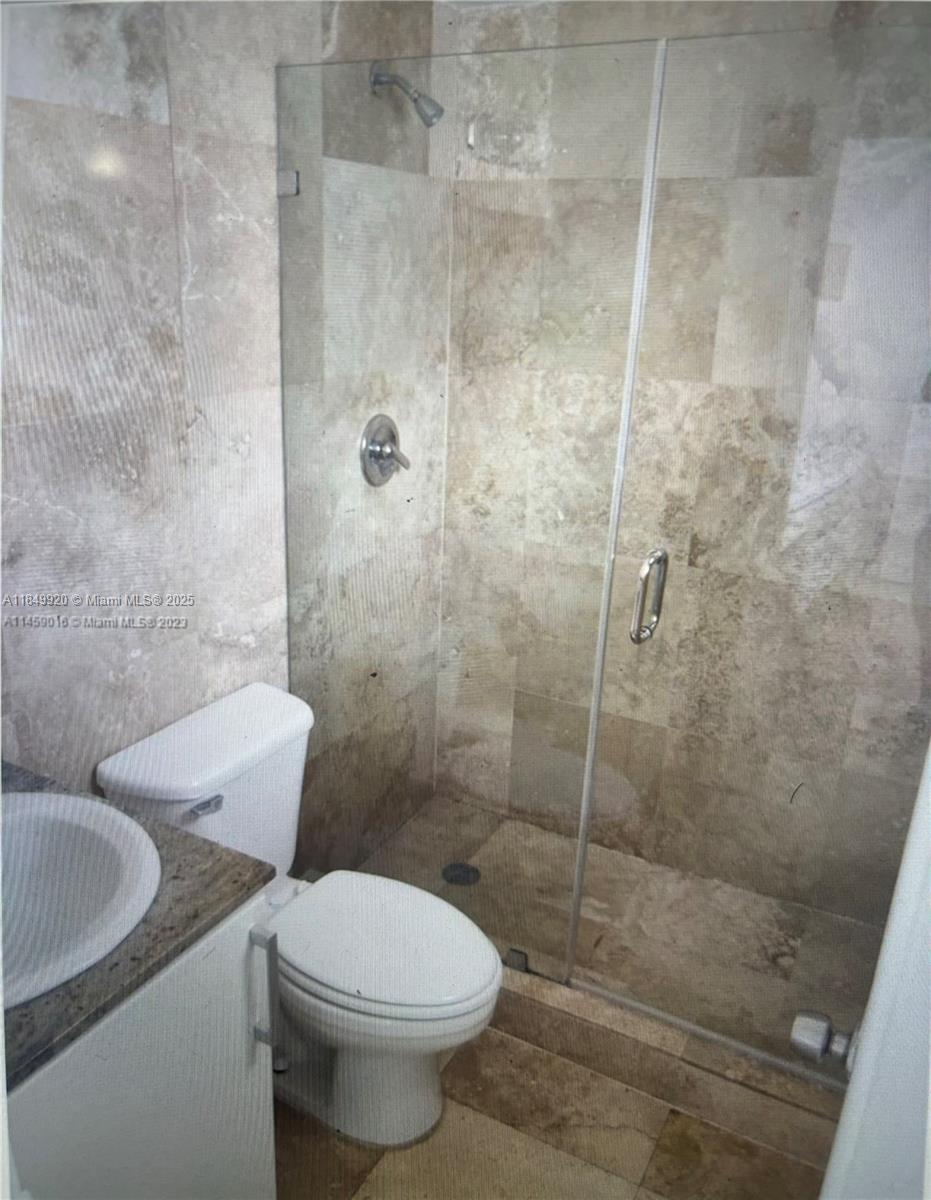 SUNRISE CLUB CONDO - Residential Lease
