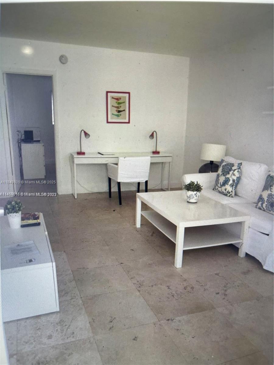 SUNRISE CLUB CONDO - Residential Lease