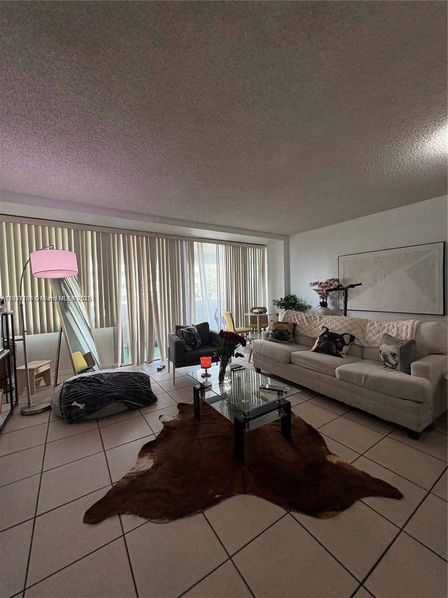 7545 E Treasure Dr 4K