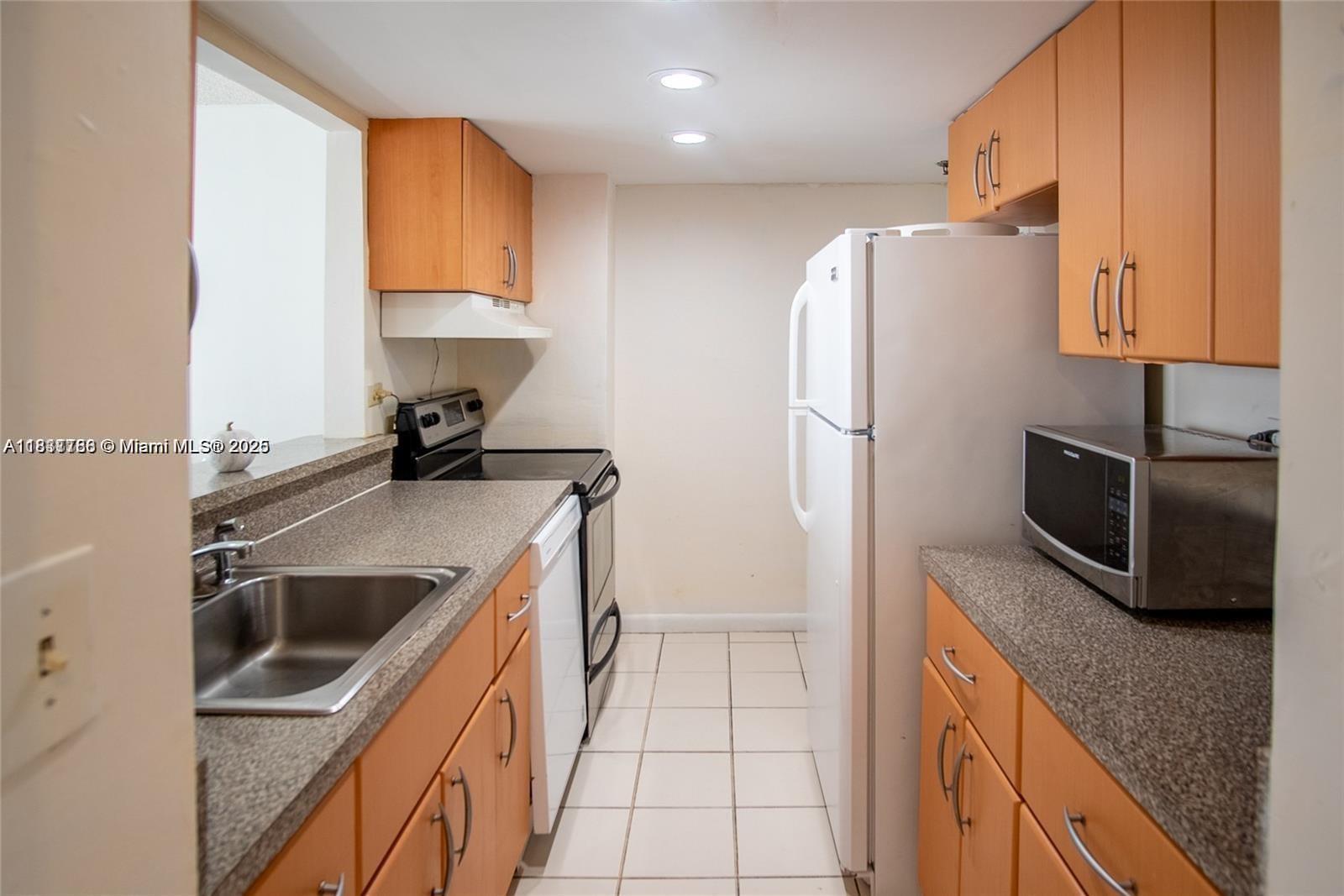 7545 E Treasure Dr 4K