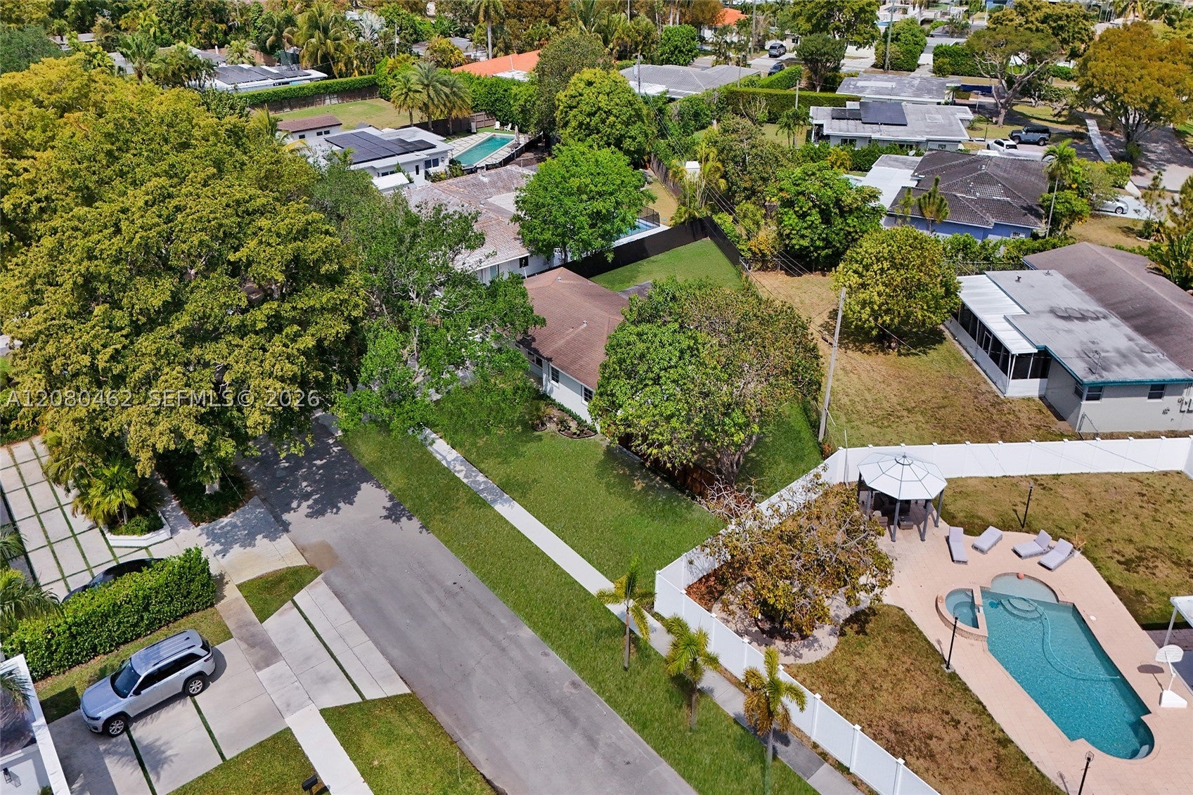 2125 Alamanda Dr