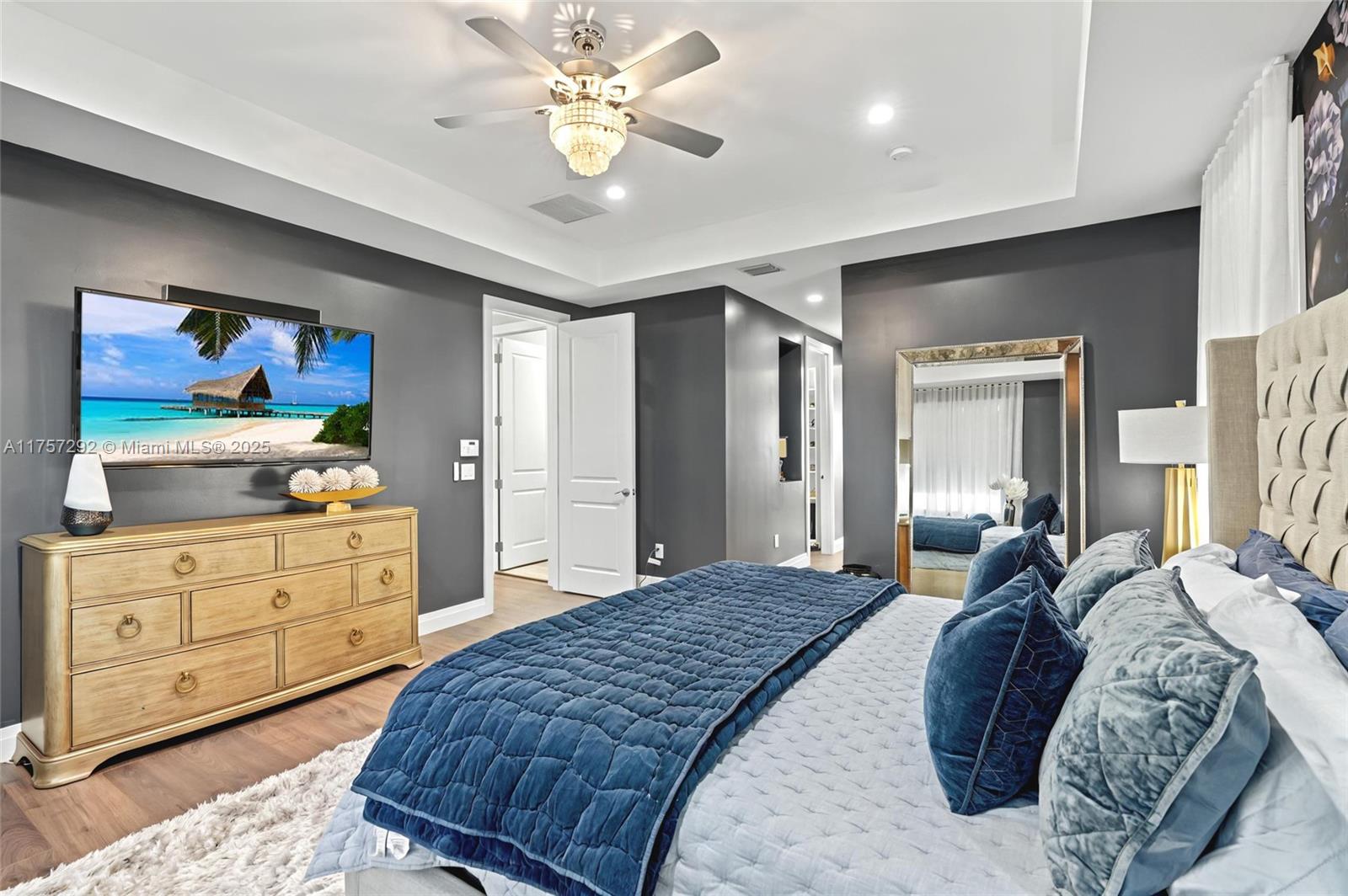 RIVER OAKS - Residential