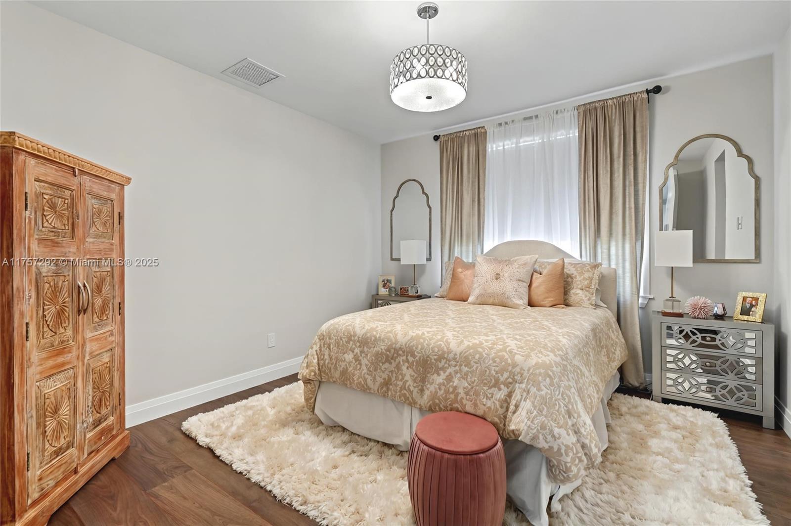 RIVER OAKS - Residential