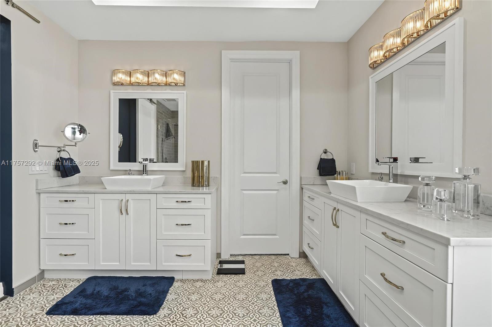 RIVER OAKS - Residential
