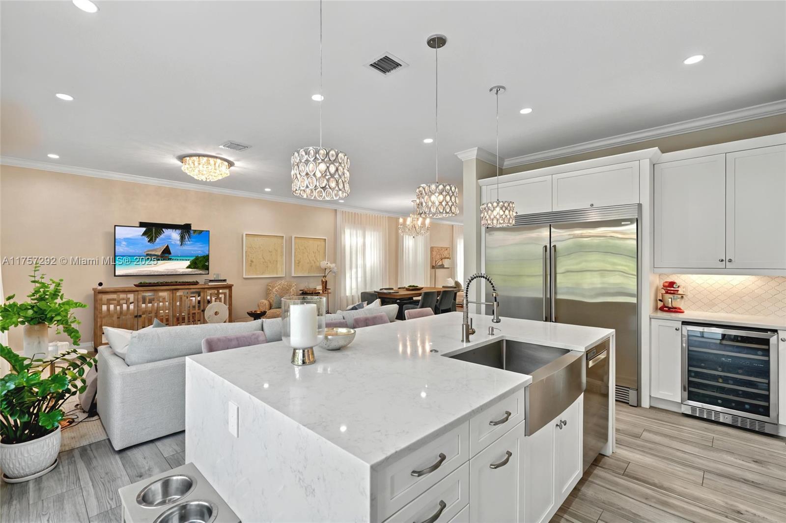 RIVER OAKS - Residential