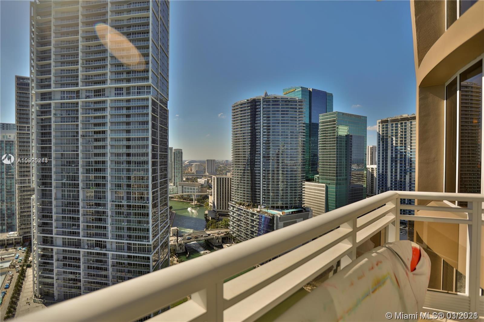CARBONELL CONDO - Residential
