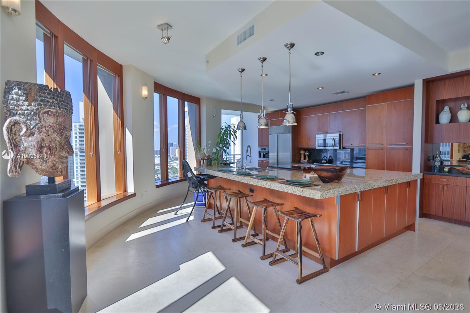 CARBONELL CONDO - Residential