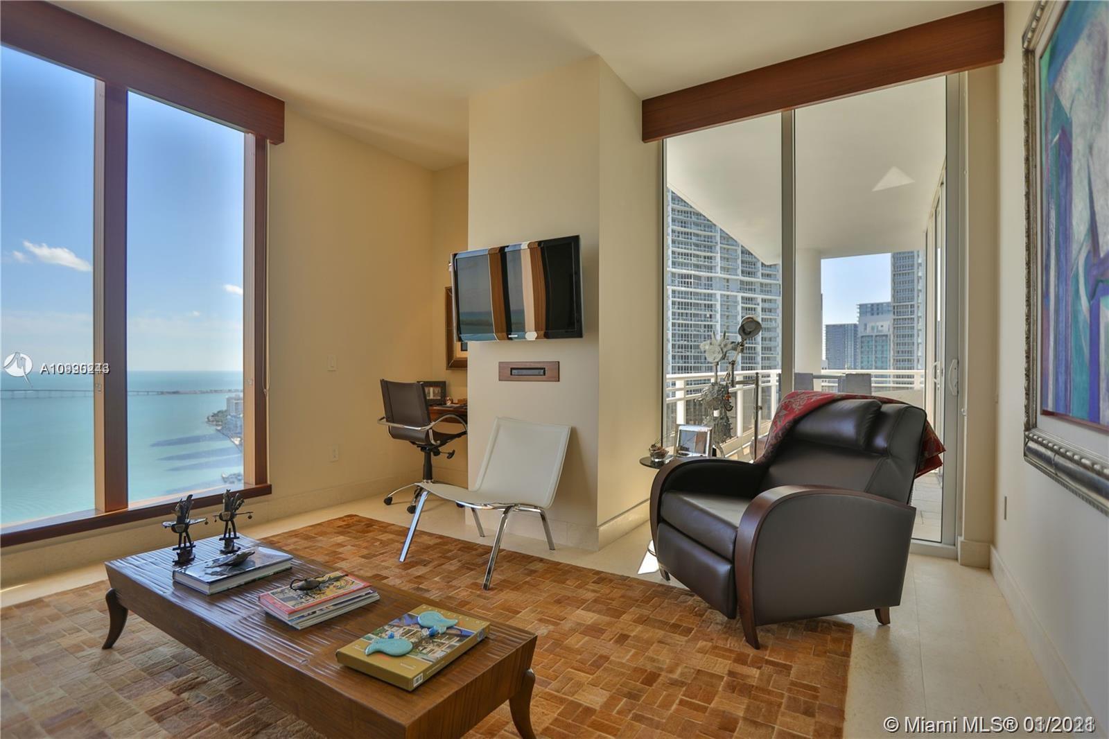 CARBONELL CONDO - Residential