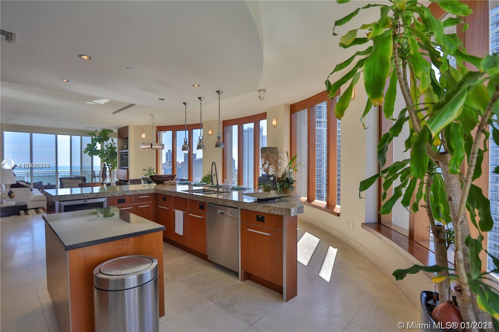 CARBONELL CONDO - Residential