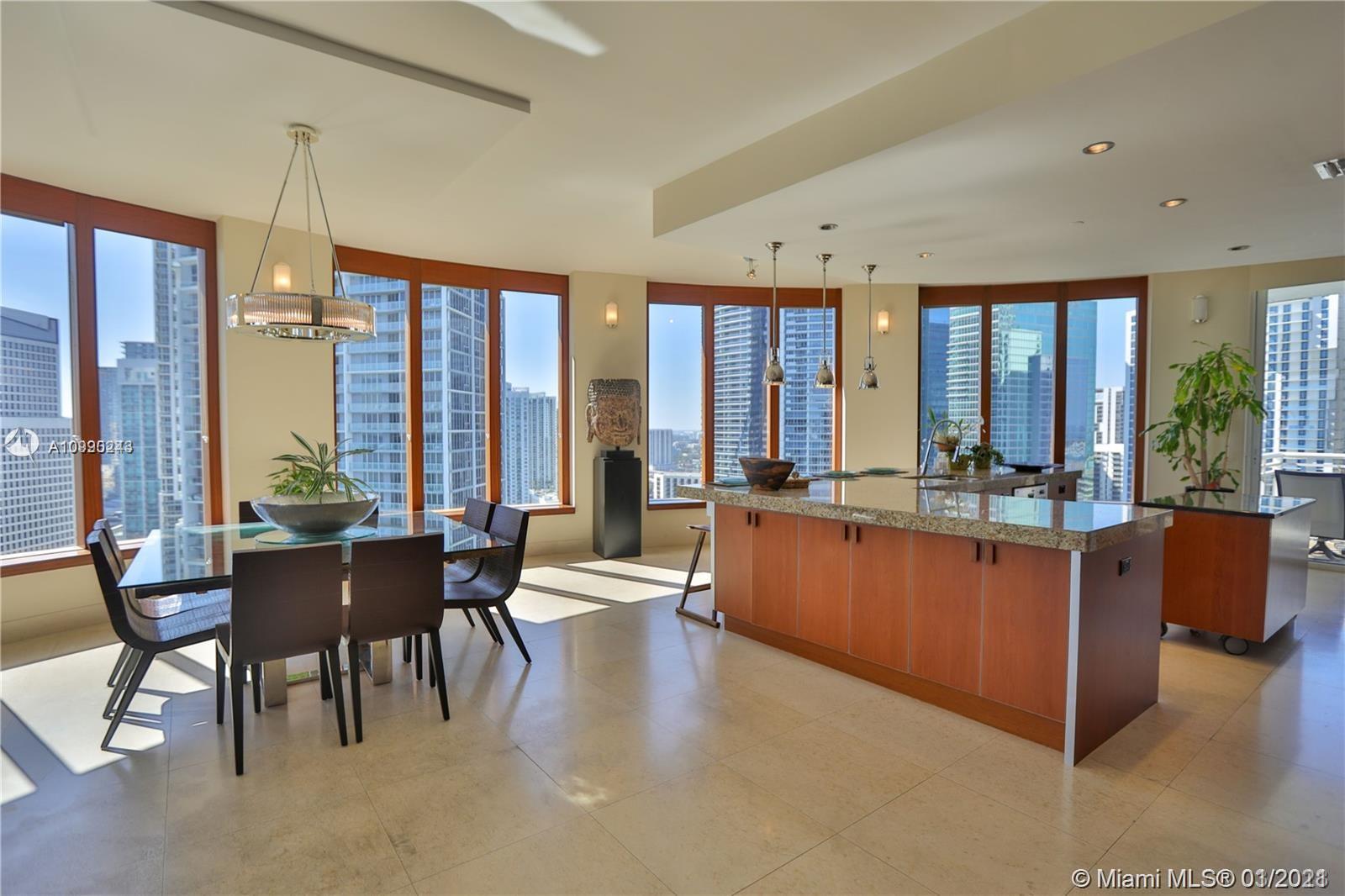 CARBONELL CONDO - Residential