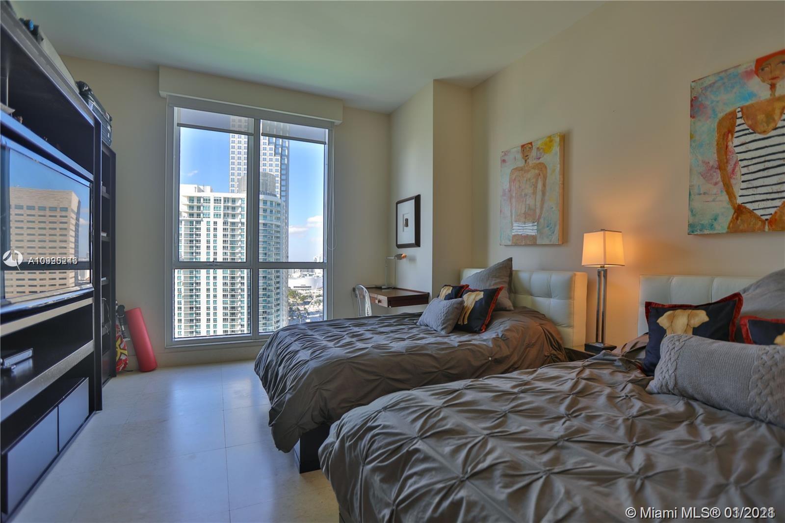 CARBONELL CONDO - Residential
