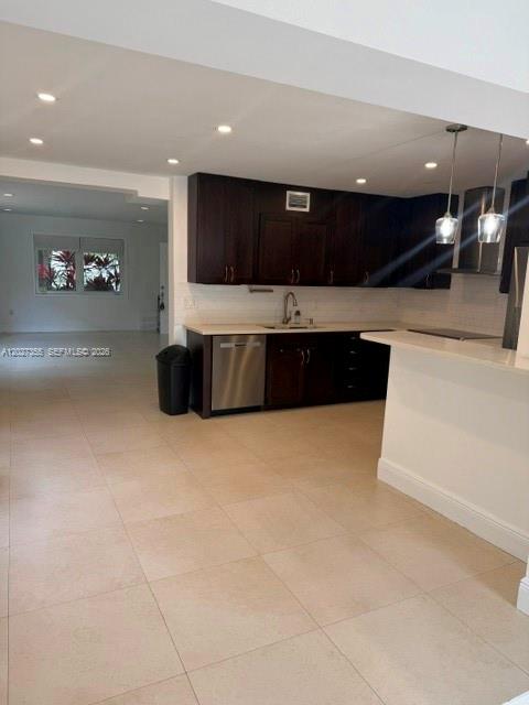 4803 University Dr 4803