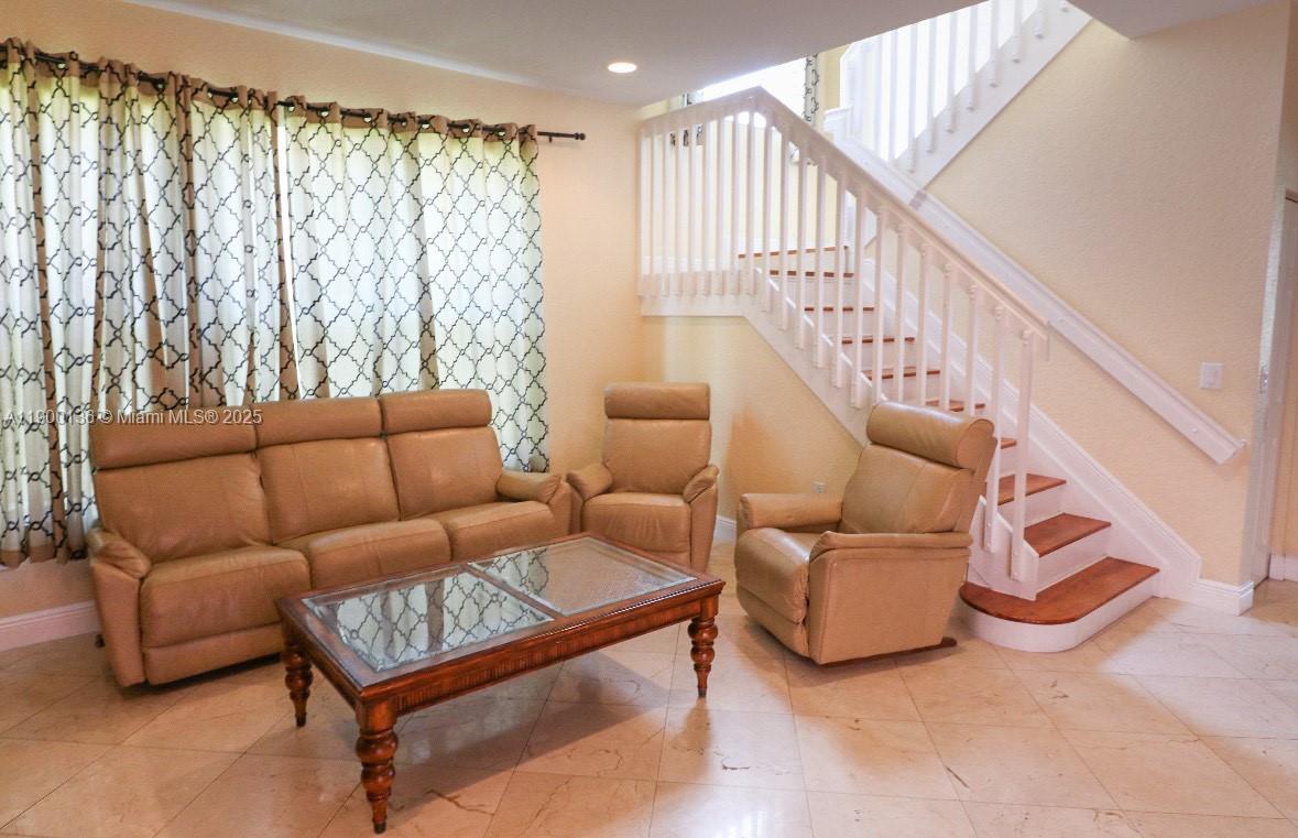 SILVER FALLS - Residential