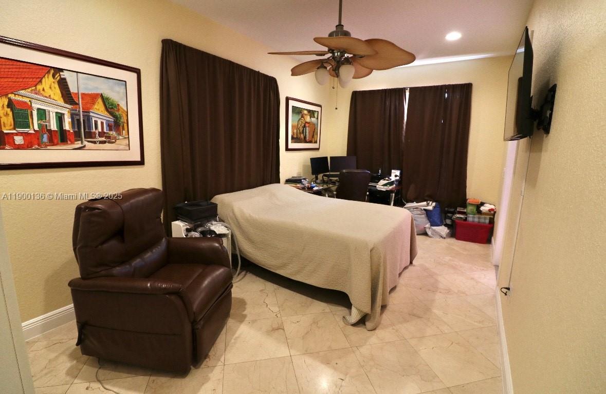 SILVER FALLS - Residential