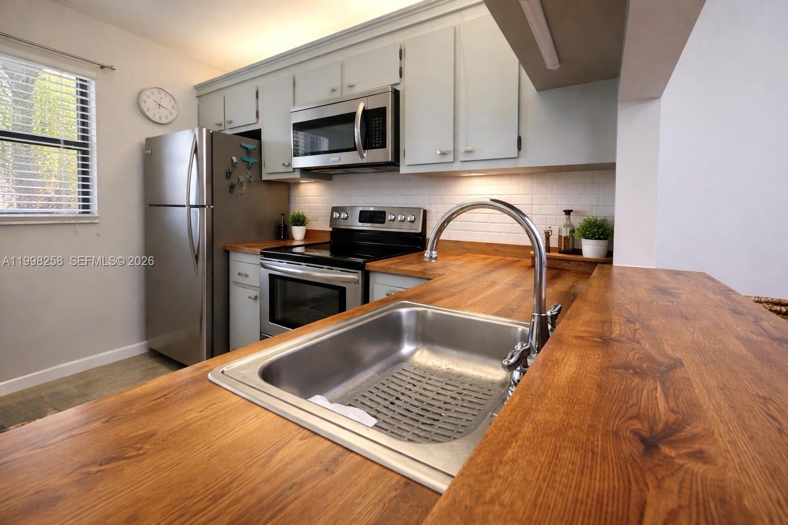 7269 Golf Colony Ct 202