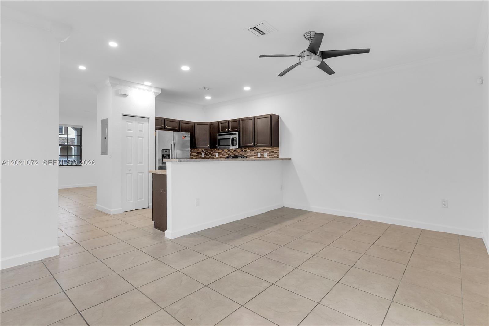 3202 SE 6th St 3202