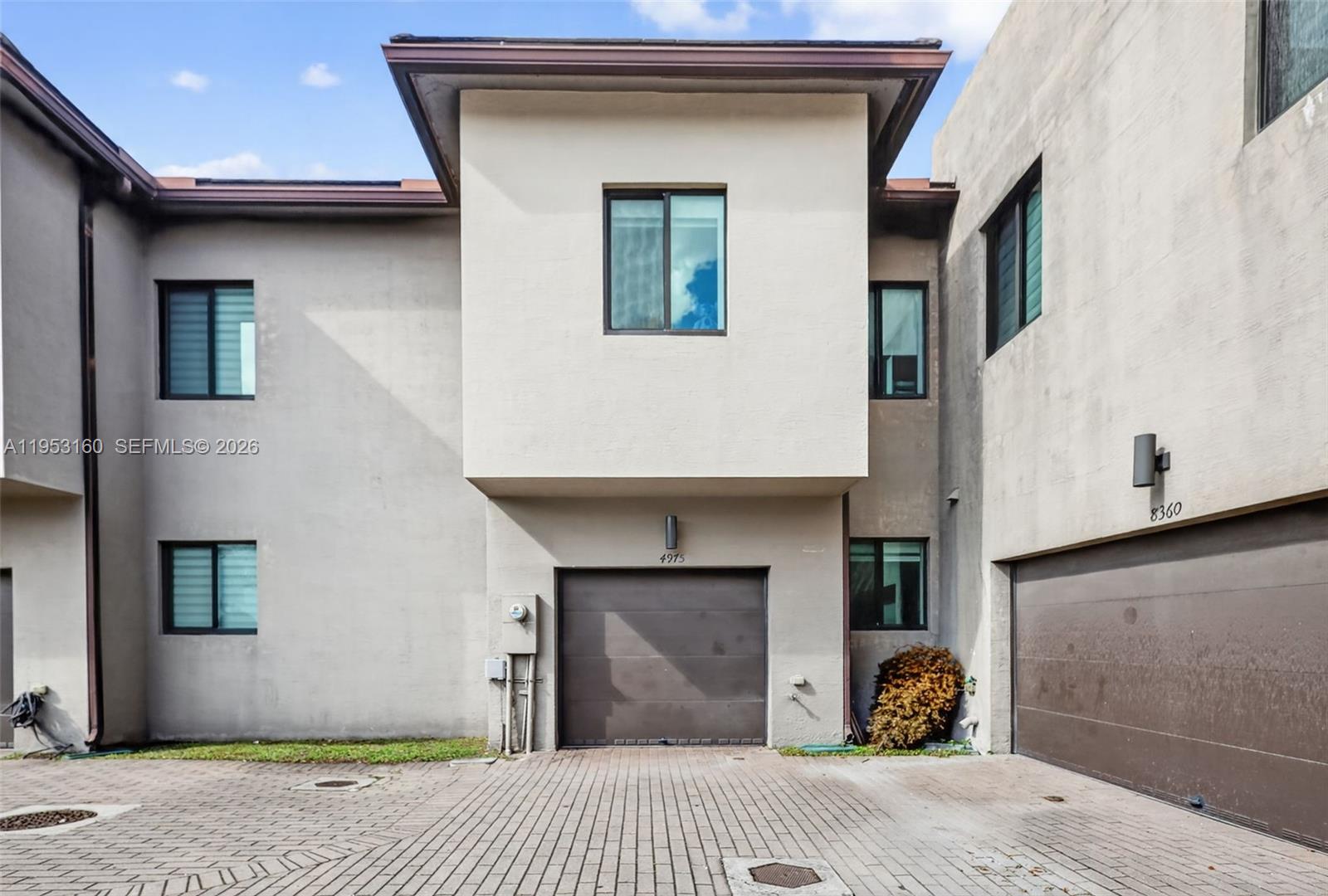 DOWNTOWN DORAL SOUTH PHAS - Residential