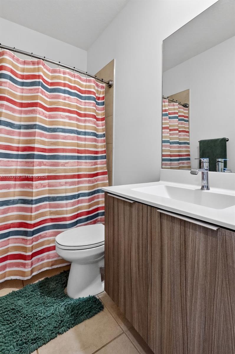 DOWNTOWN DORAL SOUTH PHAS - Residential