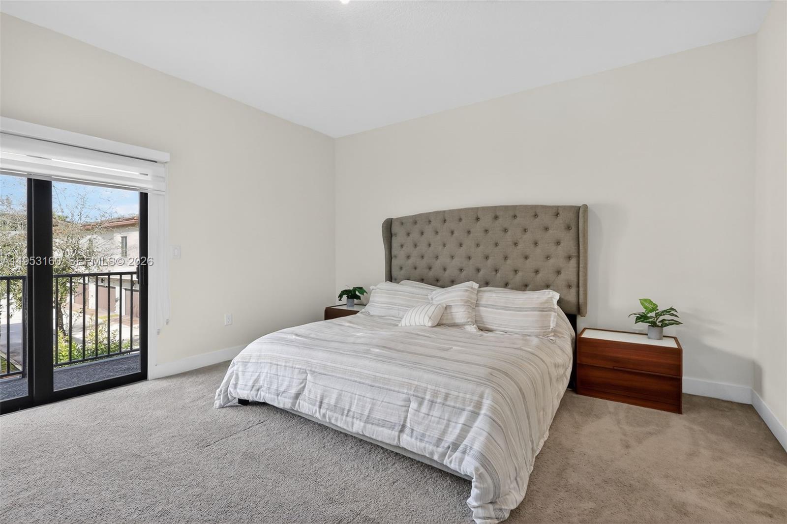 DOWNTOWN DORAL SOUTH PHAS - Residential