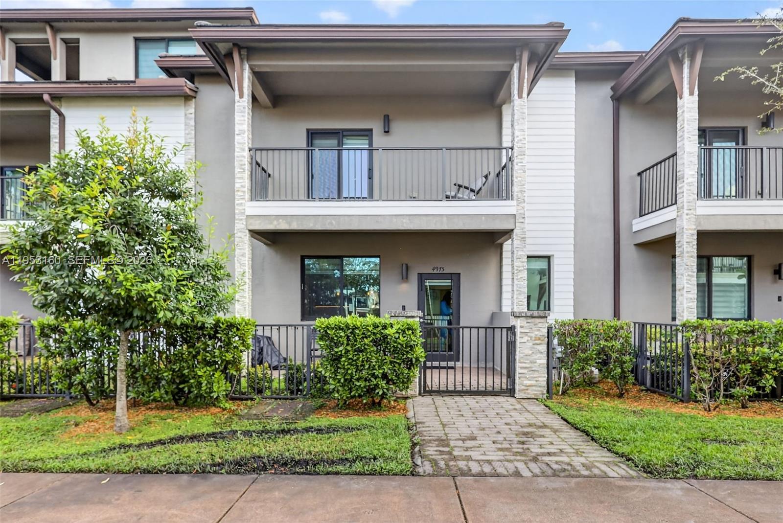 DOWNTOWN DORAL SOUTH PHAS - Residential