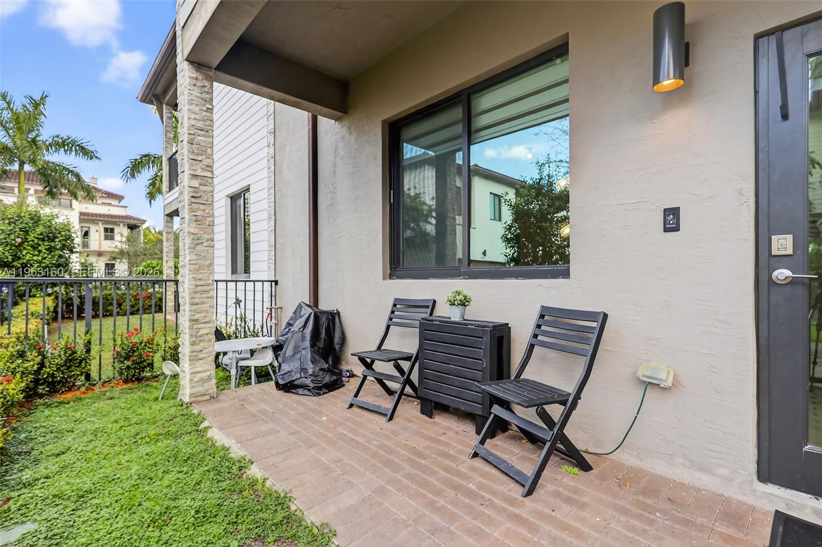 DOWNTOWN DORAL SOUTH PHAS - Residential