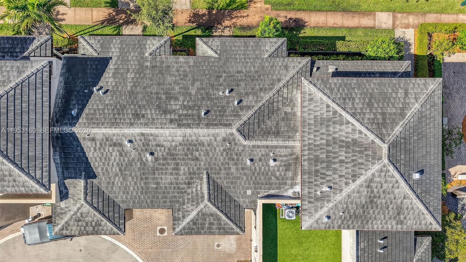 DOWNTOWN DORAL SOUTH PHAS - Residential