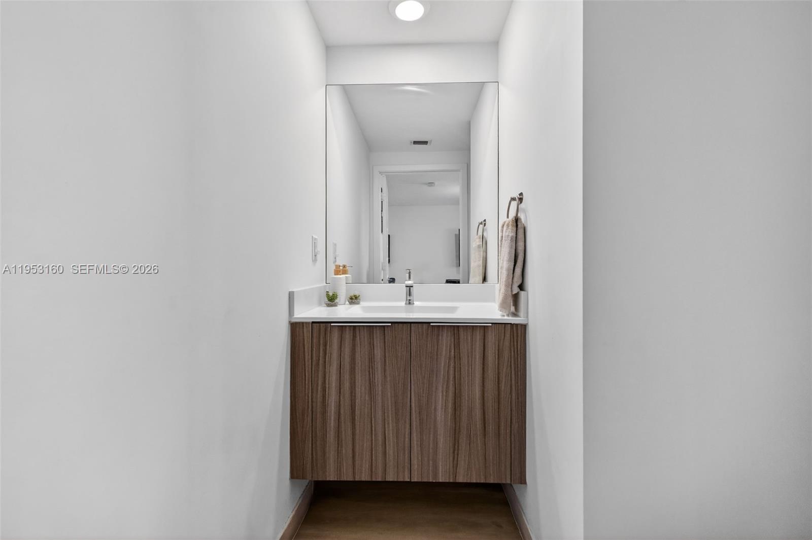 DOWNTOWN DORAL SOUTH PHAS - Residential