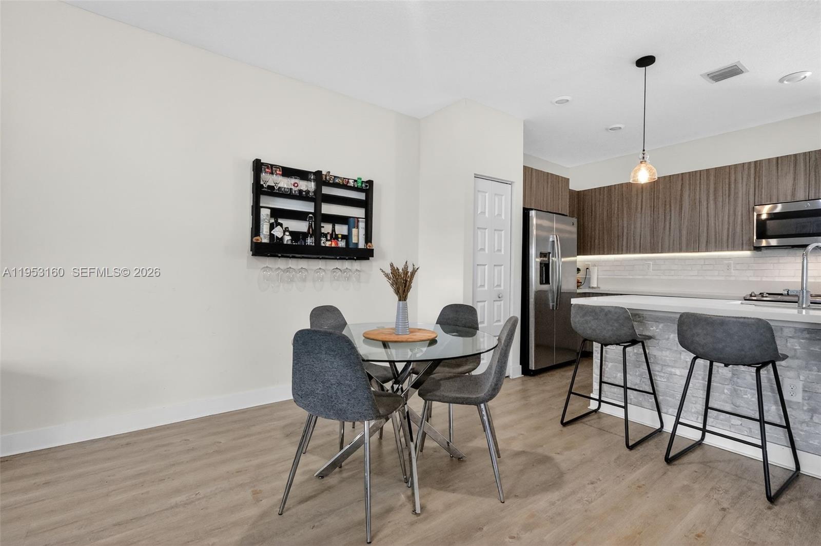 DOWNTOWN DORAL SOUTH PHAS - Residential