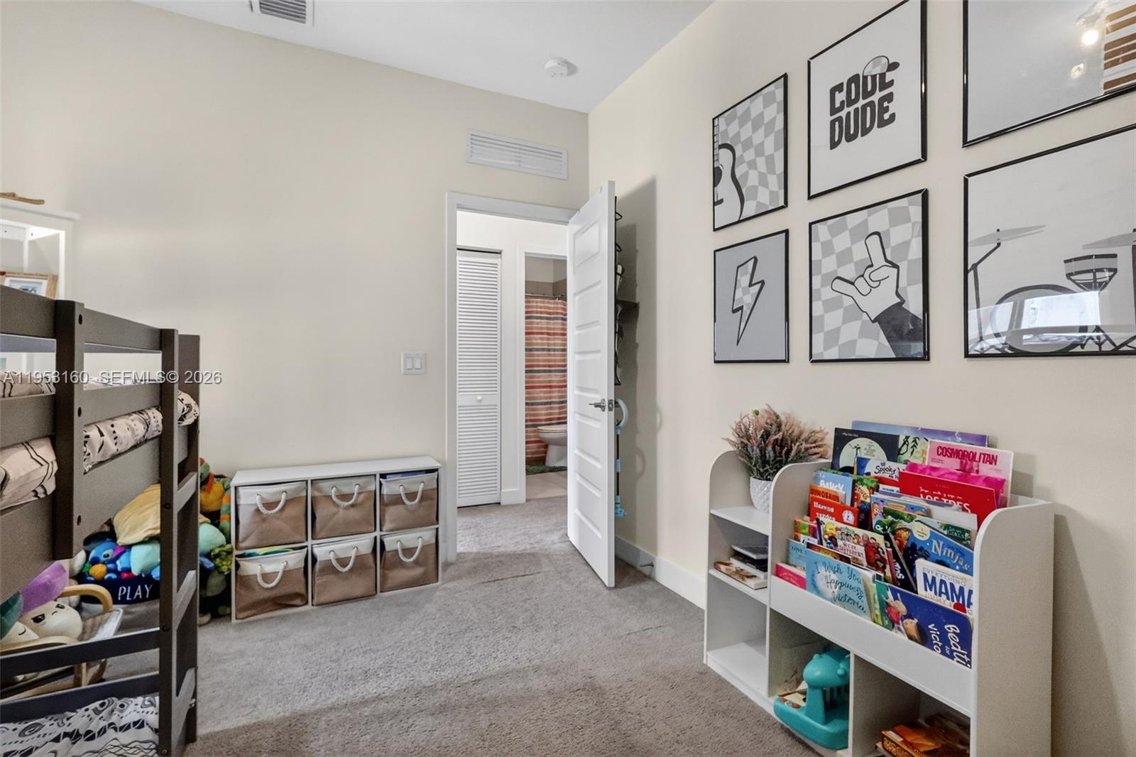 DOWNTOWN DORAL SOUTH PHAS - Residential