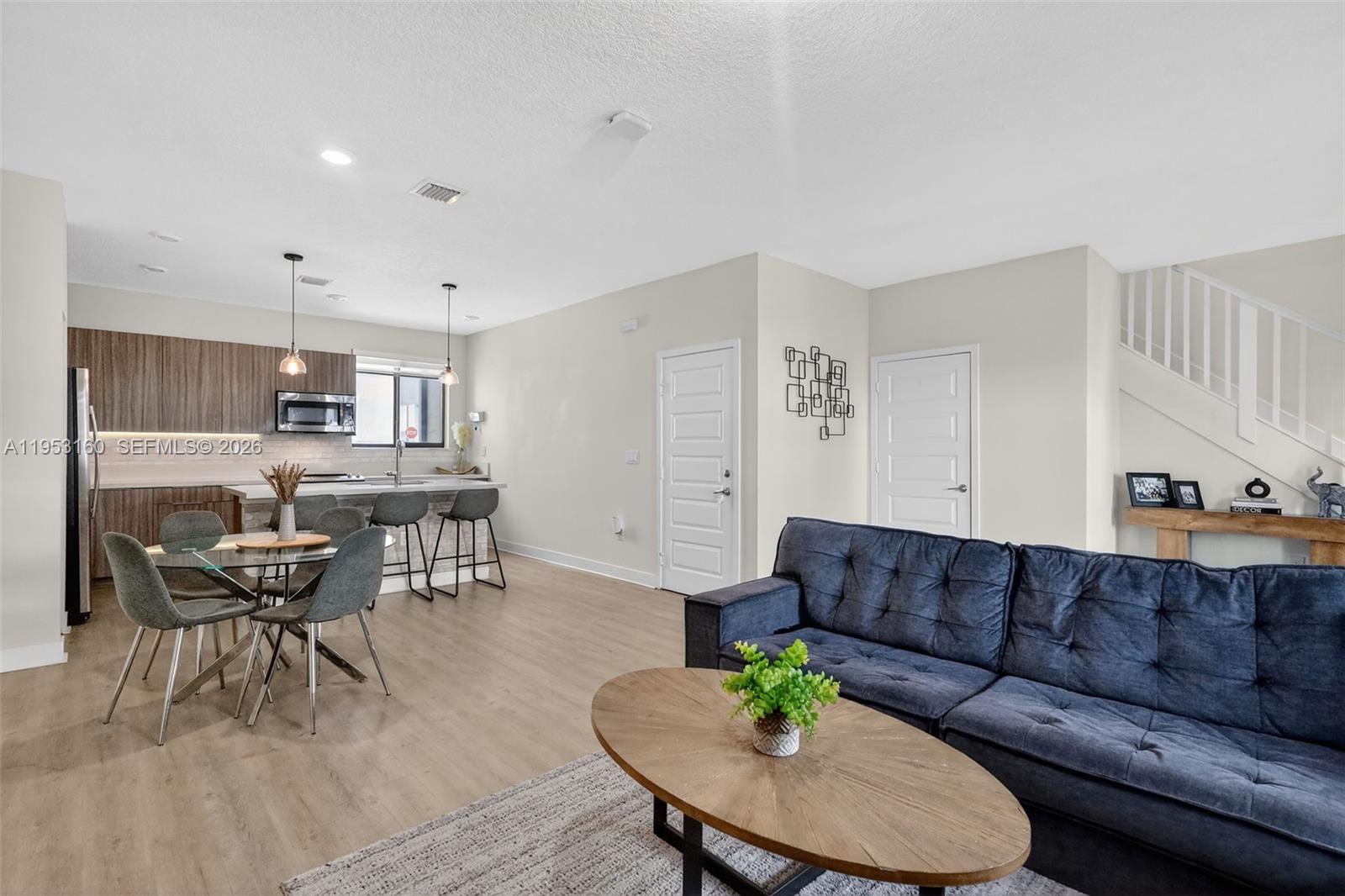 DOWNTOWN DORAL SOUTH PHAS - Residential