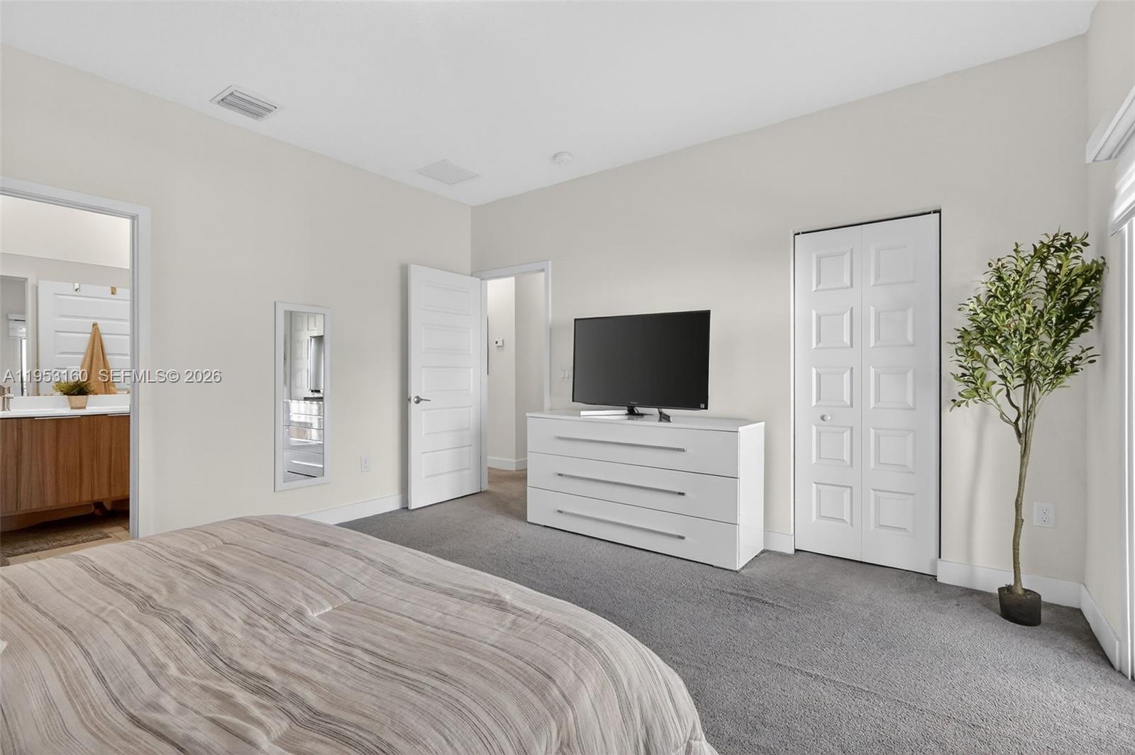 DOWNTOWN DORAL SOUTH PHAS - Residential