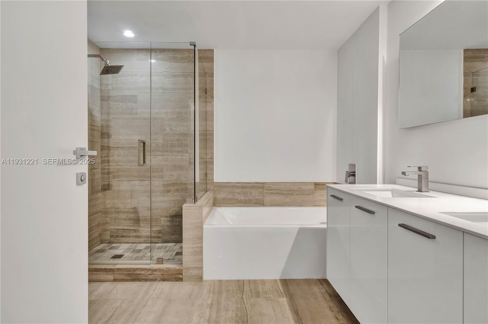 BRICKELLHOUSE CONDO - Residential