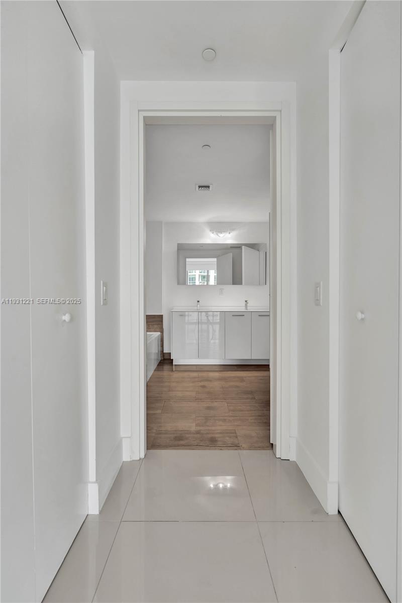 BRICKELLHOUSE CONDO - Residential