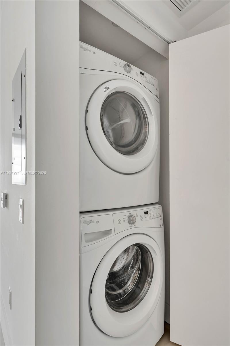 BRICKELLHOUSE CONDO - Residential