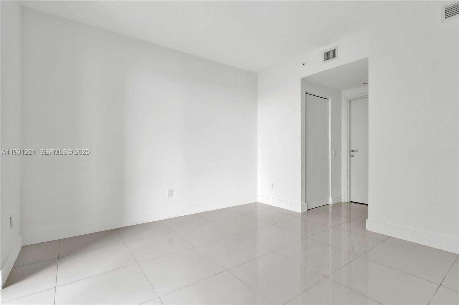 BRICKELLHOUSE CONDO - Residential