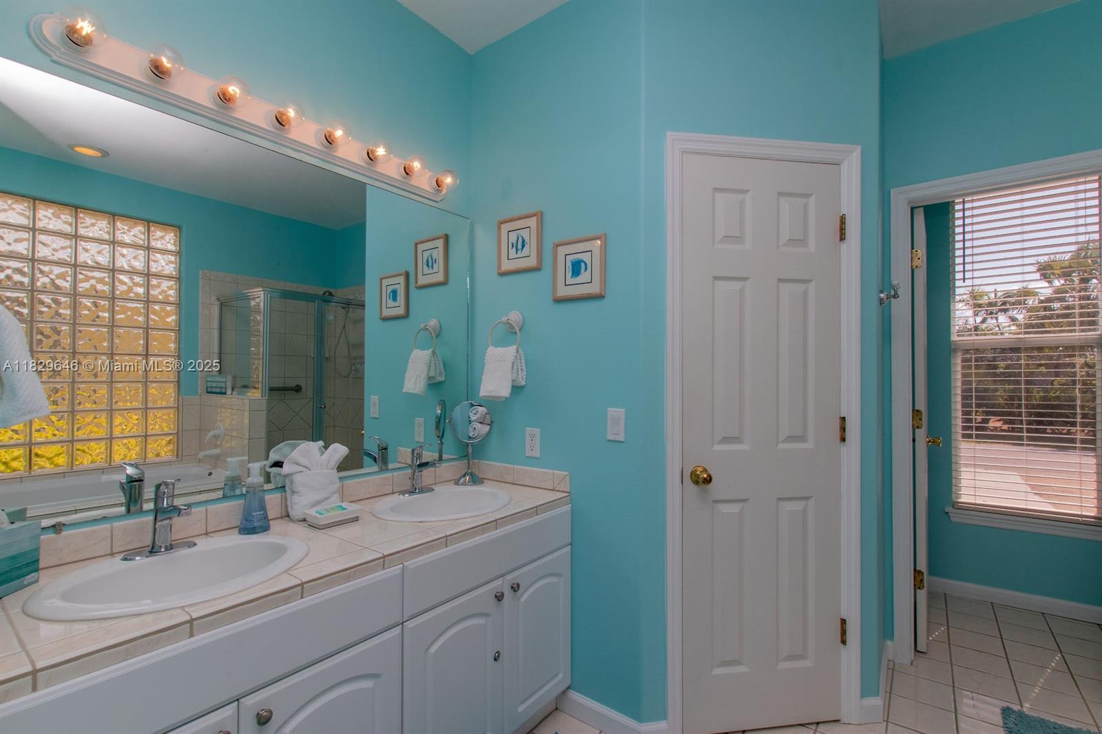 KEY COLONY BEACH - Residential