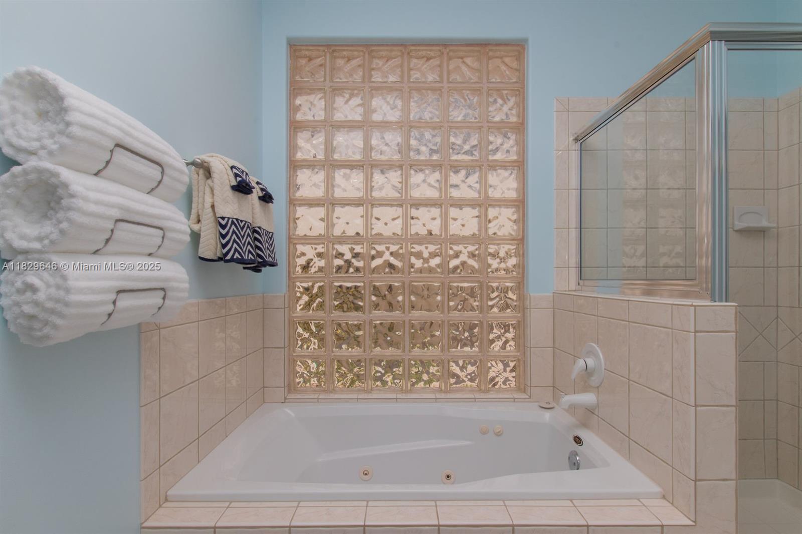 KEY COLONY BEACH - Residential