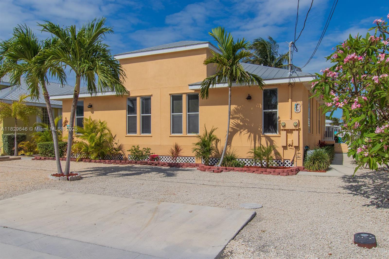 KEY COLONY BEACH - Residential