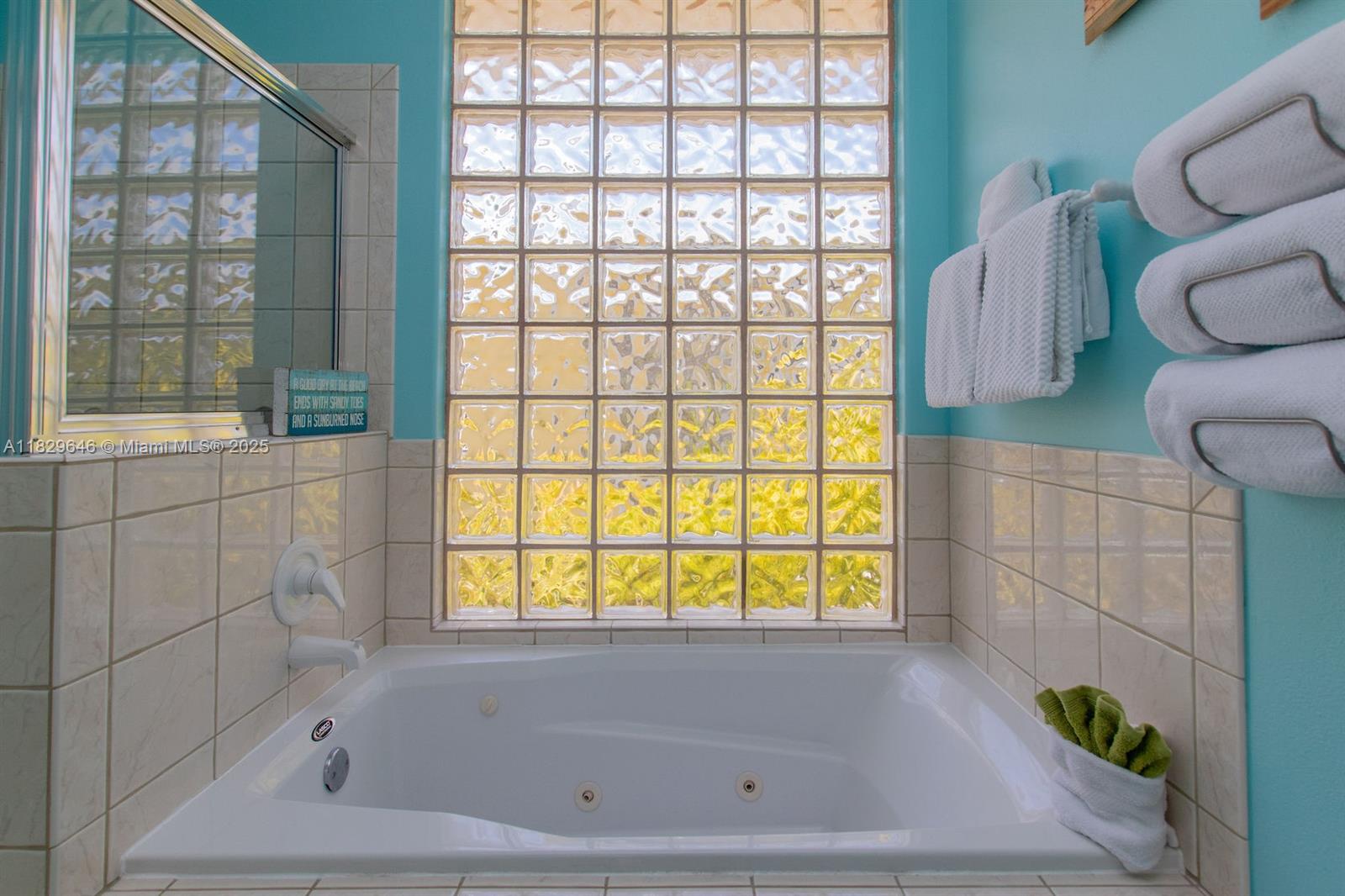 KEY COLONY BEACH - Residential